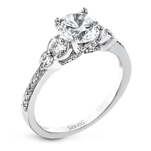Engagement Ring in 18k Gold with Diamonds