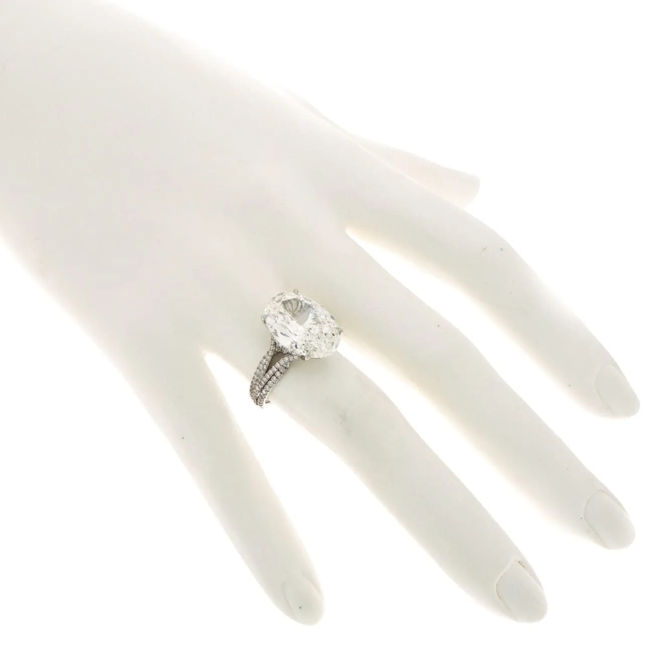 GIA Certified 8.76 ct. Oval Kwiat Diamond Platinum Engagement Ring