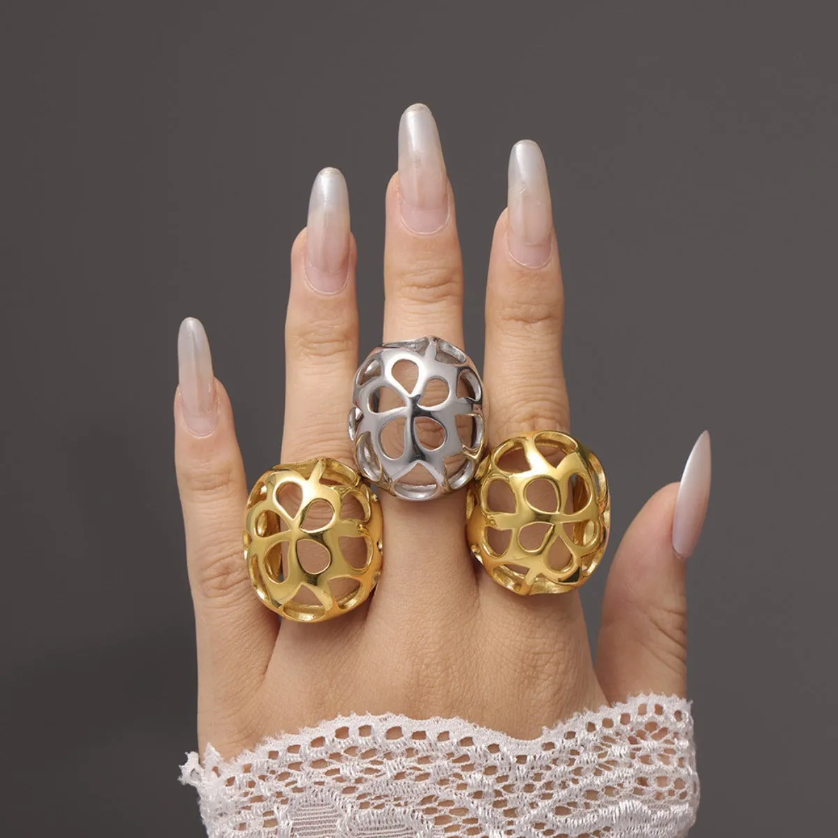Gold-Cutout Elegance Ring