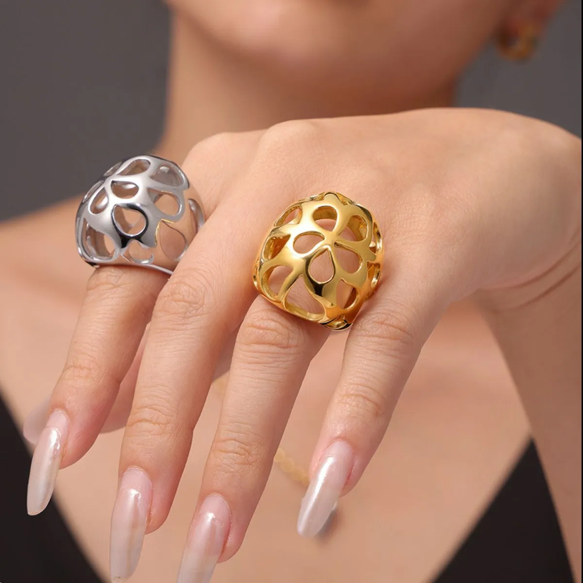 Gold-Cutout Elegance Ring