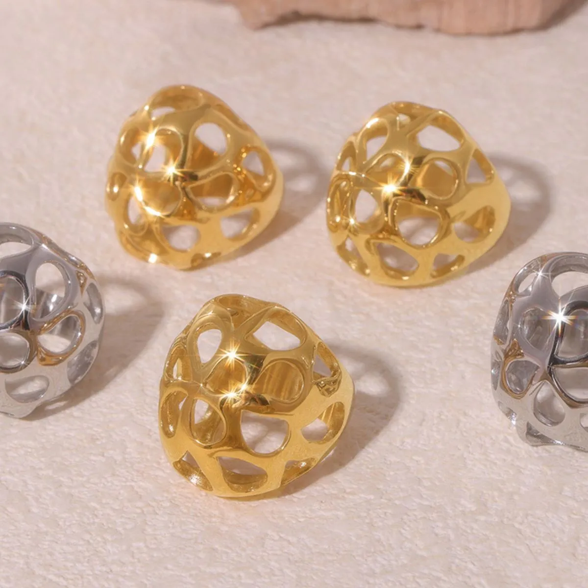 Gold-Cutout Elegance Ring