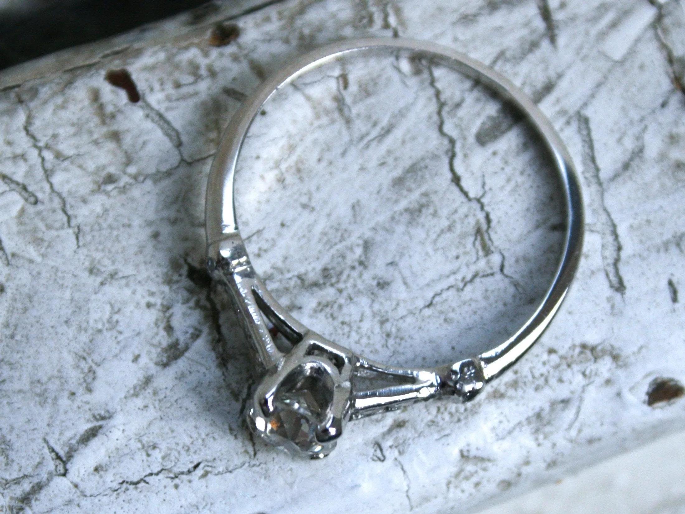 Gorgeous Antique Platinum Diamond Engagement Ring - 0.75ct.