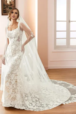Gorgeous Lace Sweep Train Ivory Wedding Dress with Detachable Sleeves
