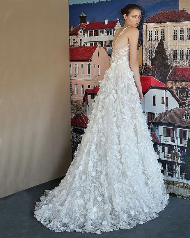 Gorgeous Lace Wedding Dresses 3D Flowers Sexy Beach Bohemian Bridal Gowns with Spaghetti