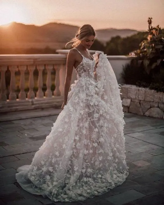 Gorgeous Lace Wedding Dresses 3D Flowers Sexy Beach Bohemian Bridal Gowns with Spaghetti