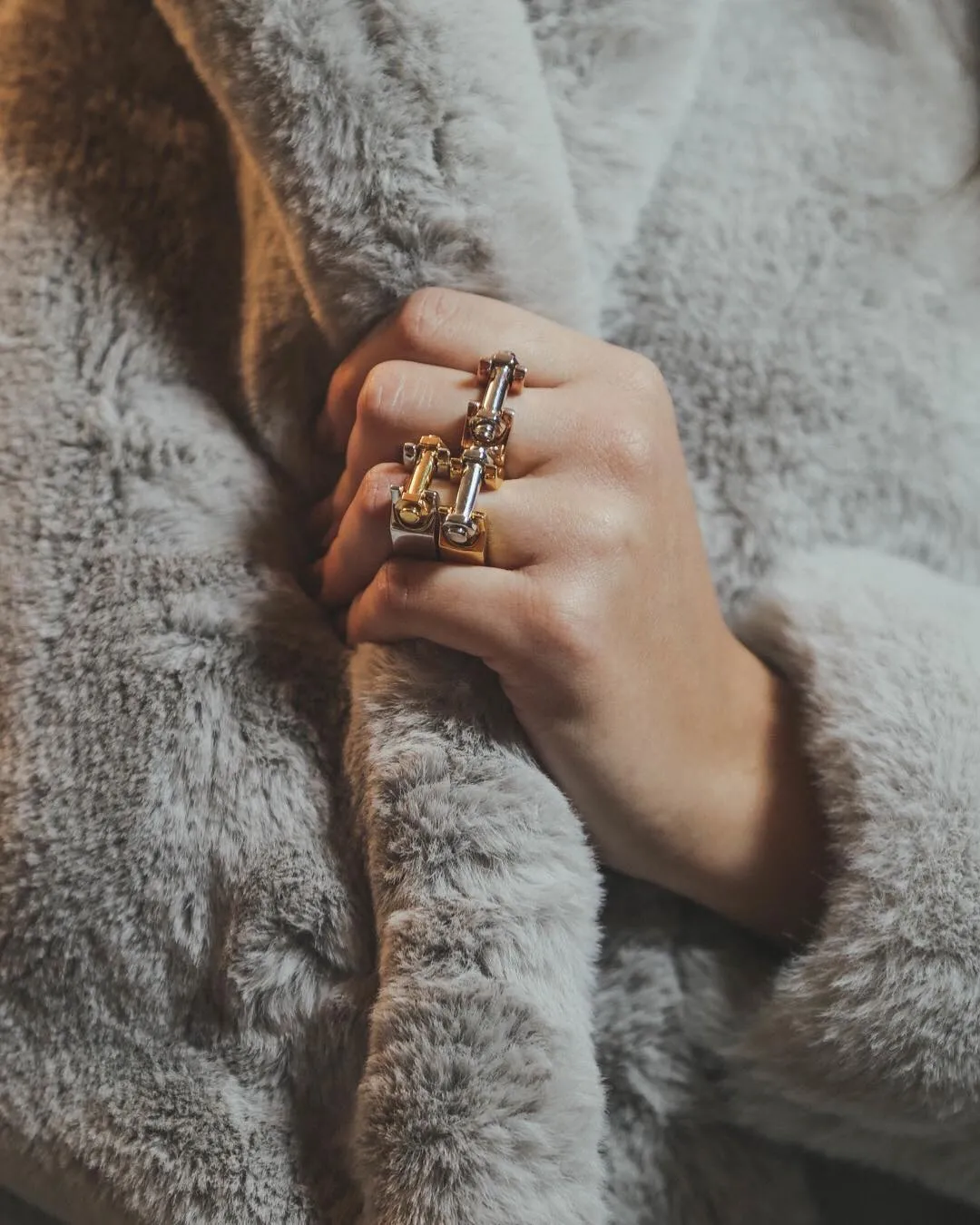 Hinge Ring