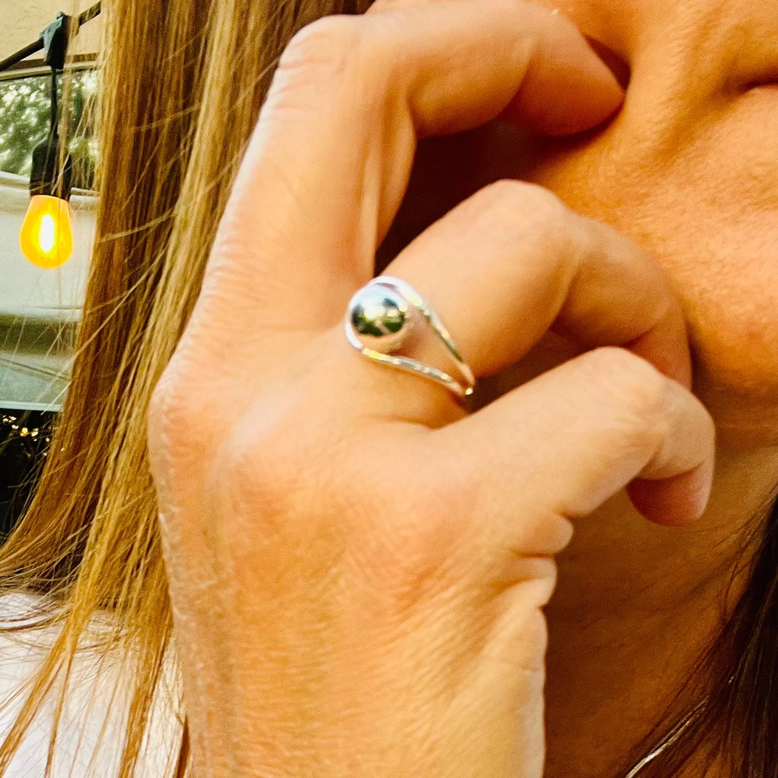 Hollow Single Ball Ring