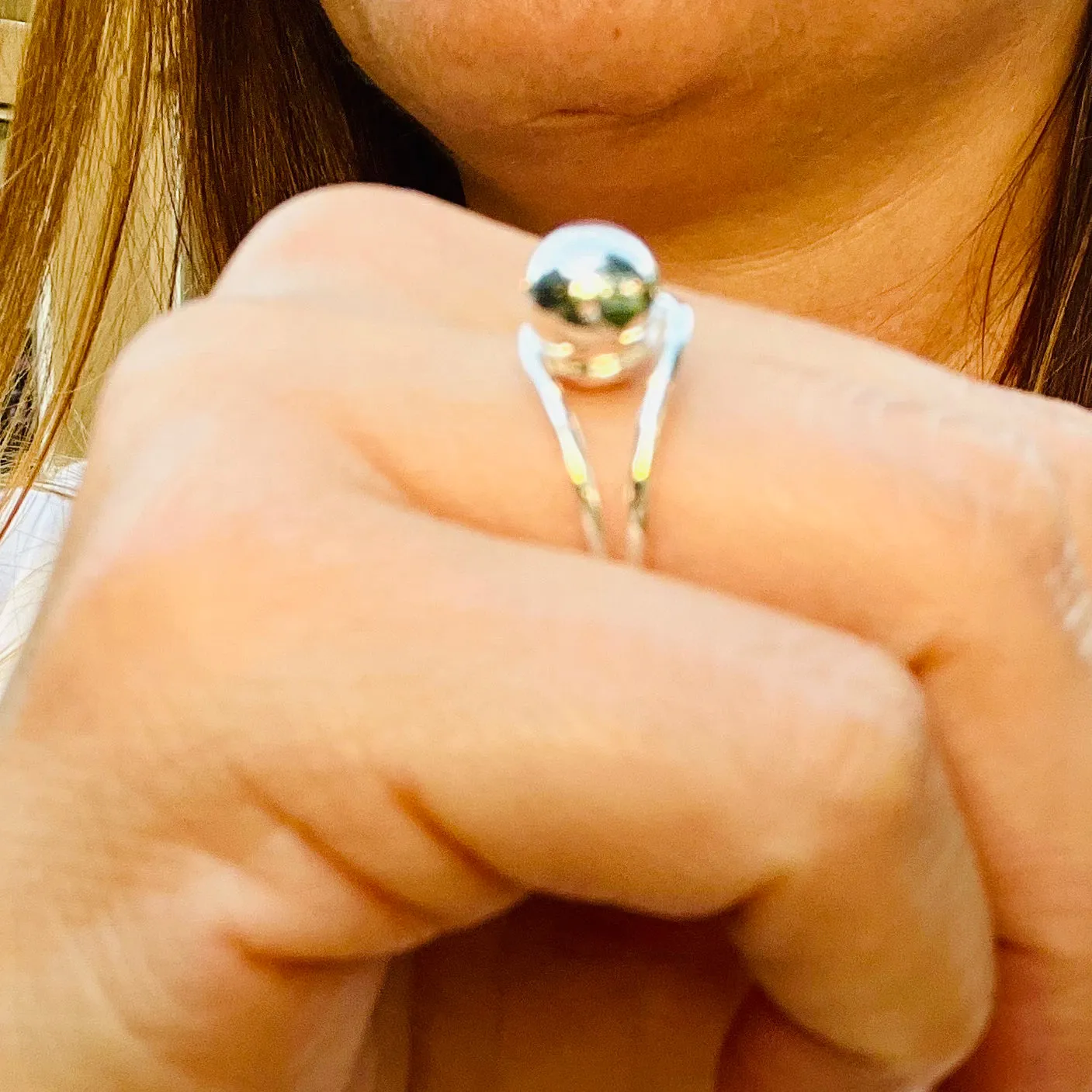 Hollow Single Ball Ring