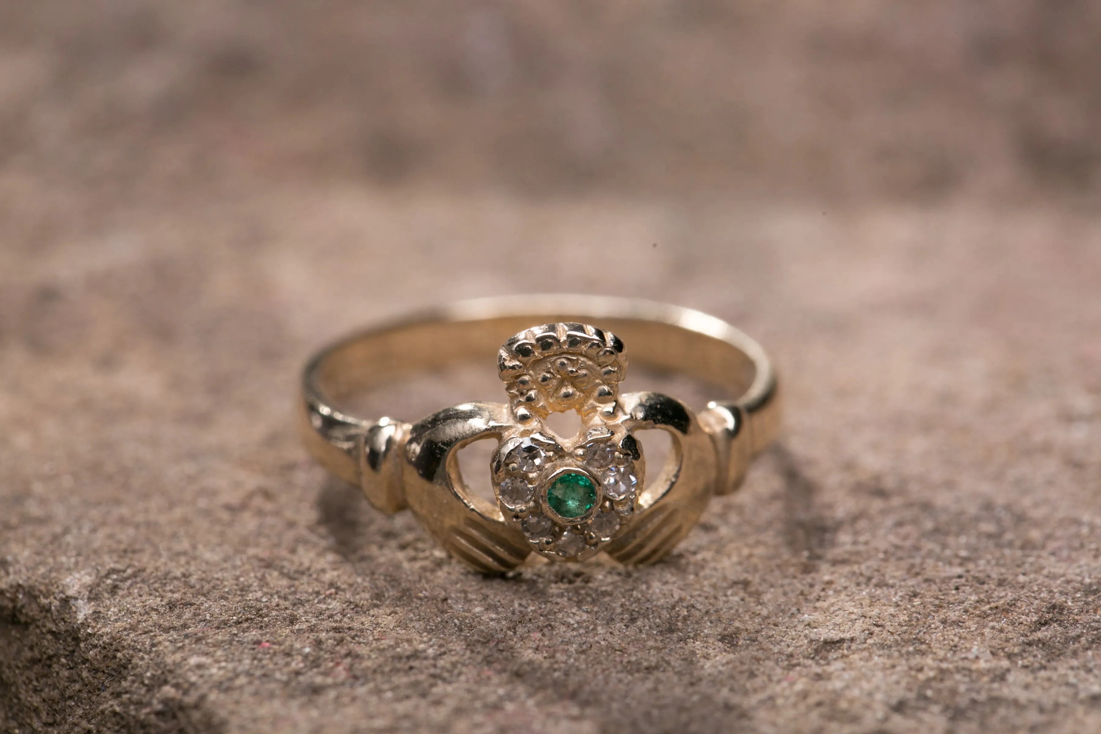 Ladies 14K Claddagh Ring set with Emerald and Diamonds