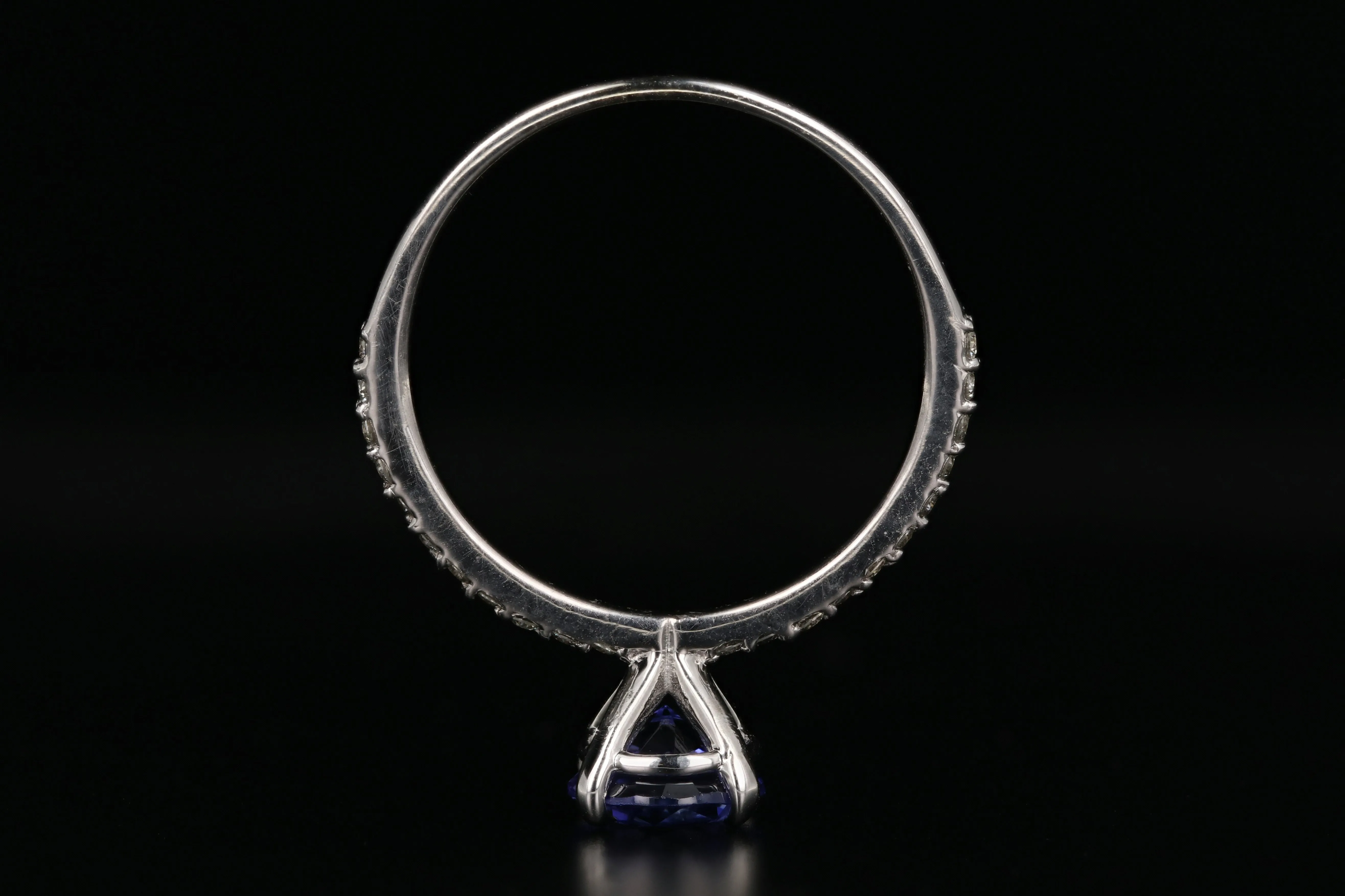 Modern 14K White Gold 1.35 Carat Tanzanite and Diamond Ring