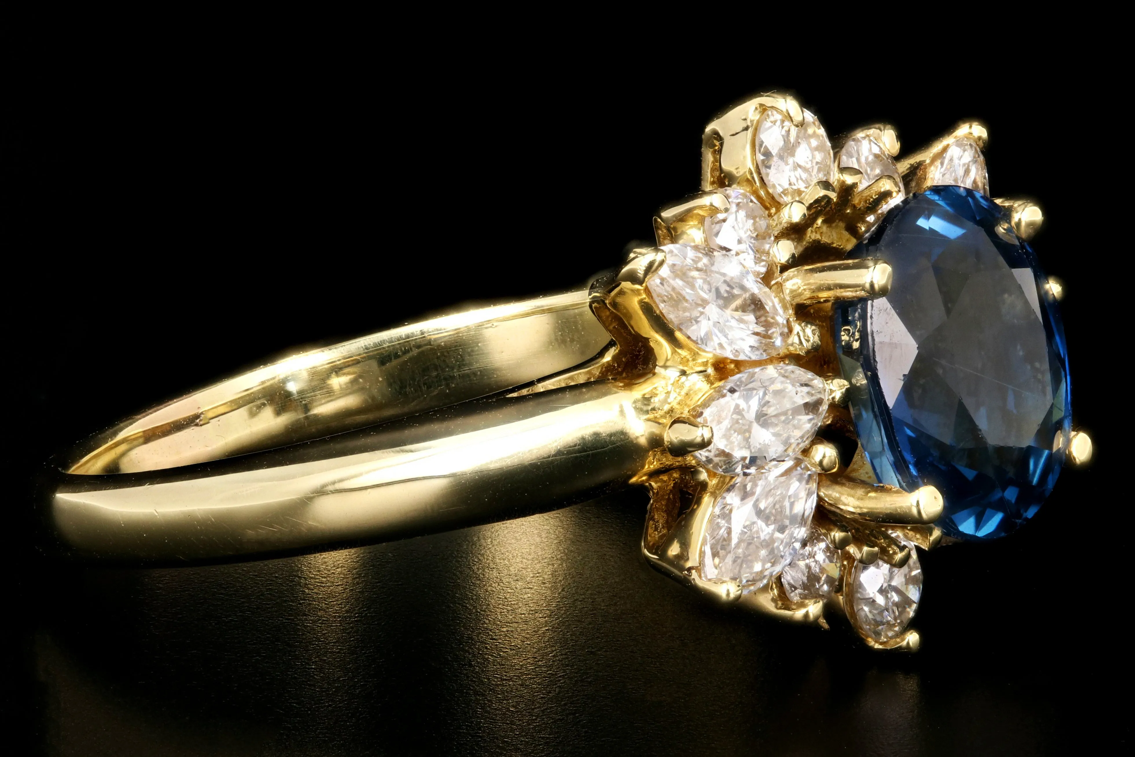 Modern 14K Yellow Gold GIA Certified 2.5 Carat Natural Sapphire and Diamond Halo Ring
