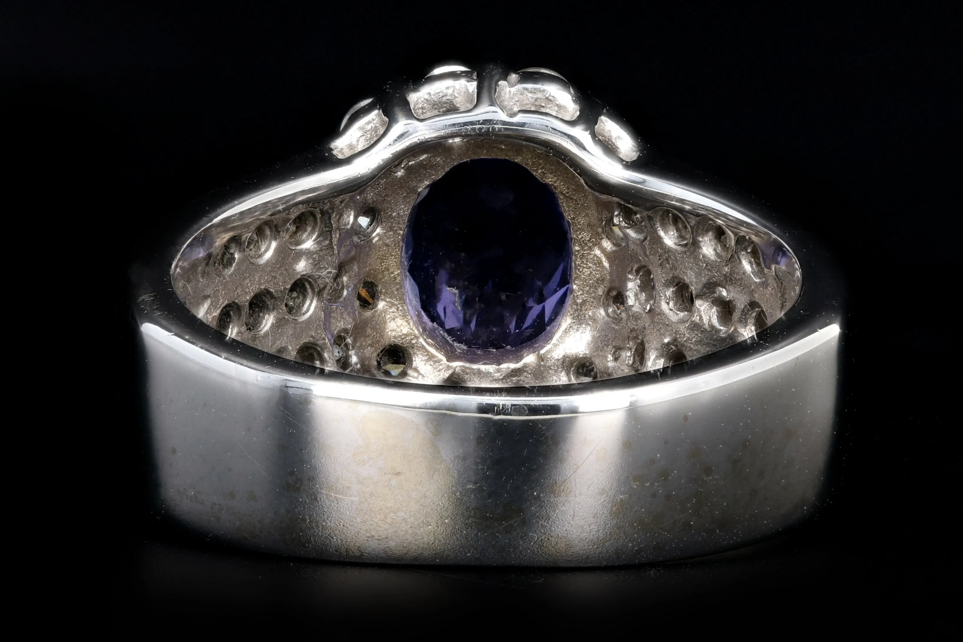 Modern 18K White Gold 1.2CT Tanzanite and Diamond Ring