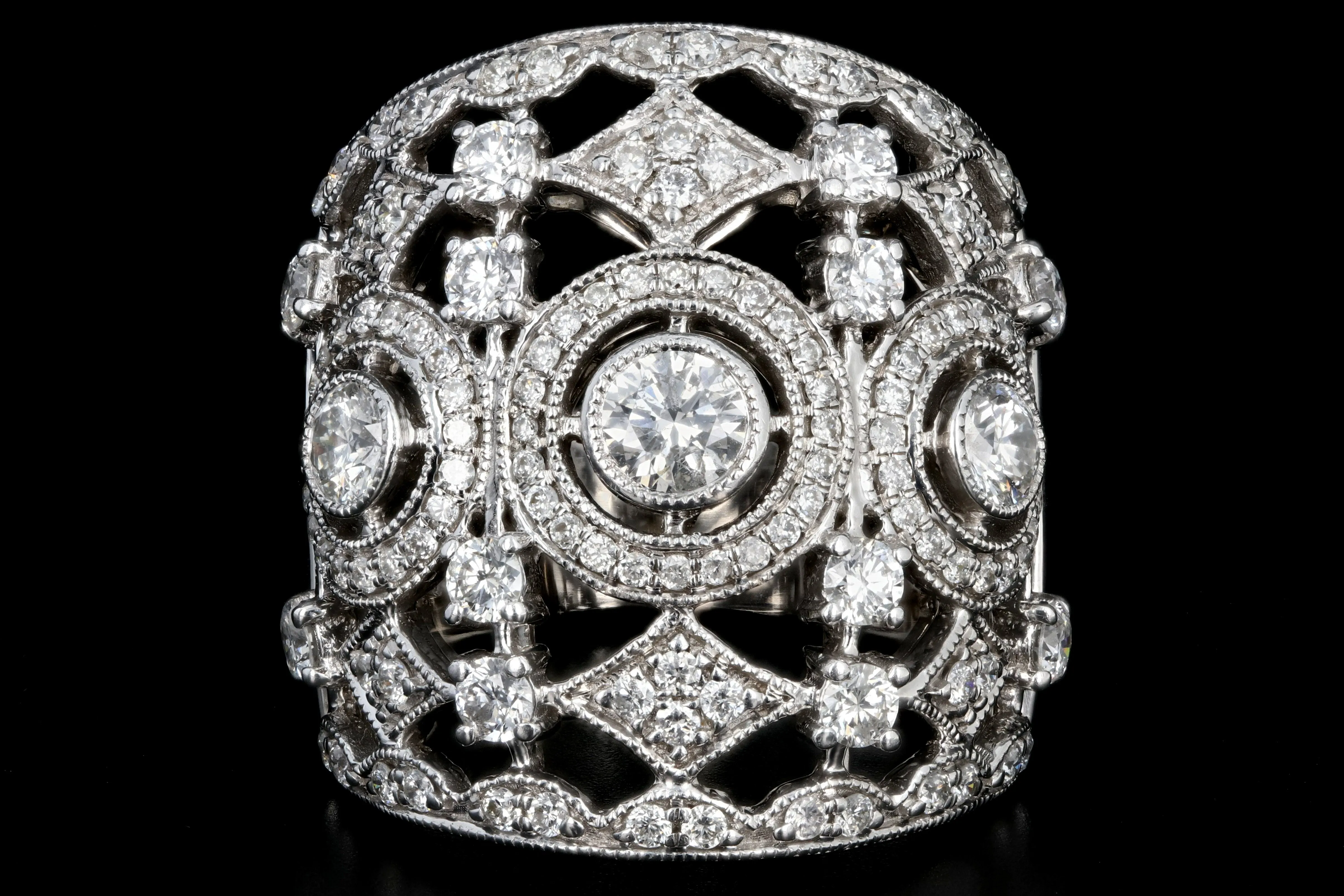 Modern 18K White Gold 1.4 Carat Round Brilliant Cut Diamond Cocktail Ring