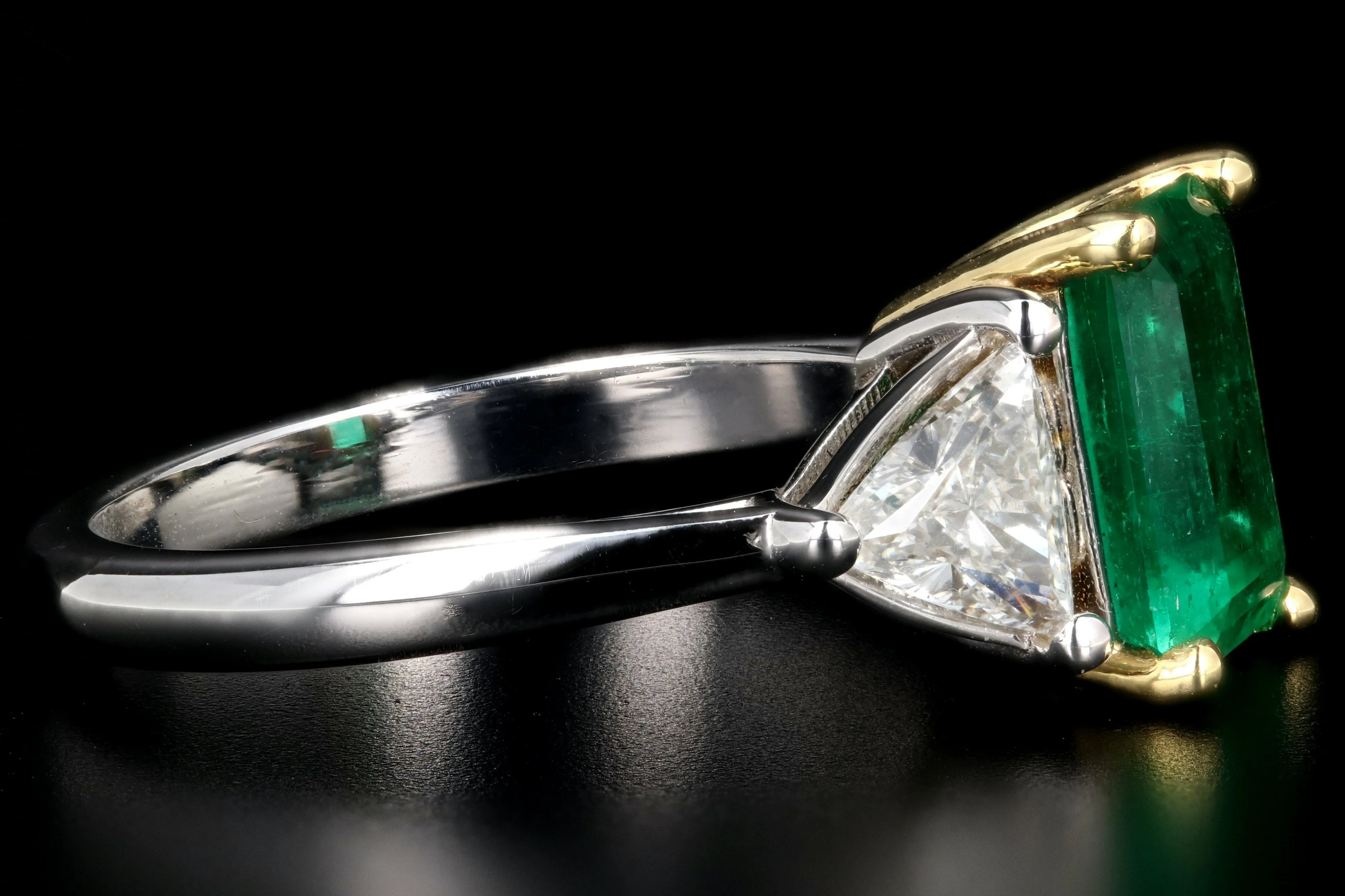 New 18K White and Yellow Gold AGL Certified 1.58 Carat Colombian Emerald and Trillion Cut Diamond Ring