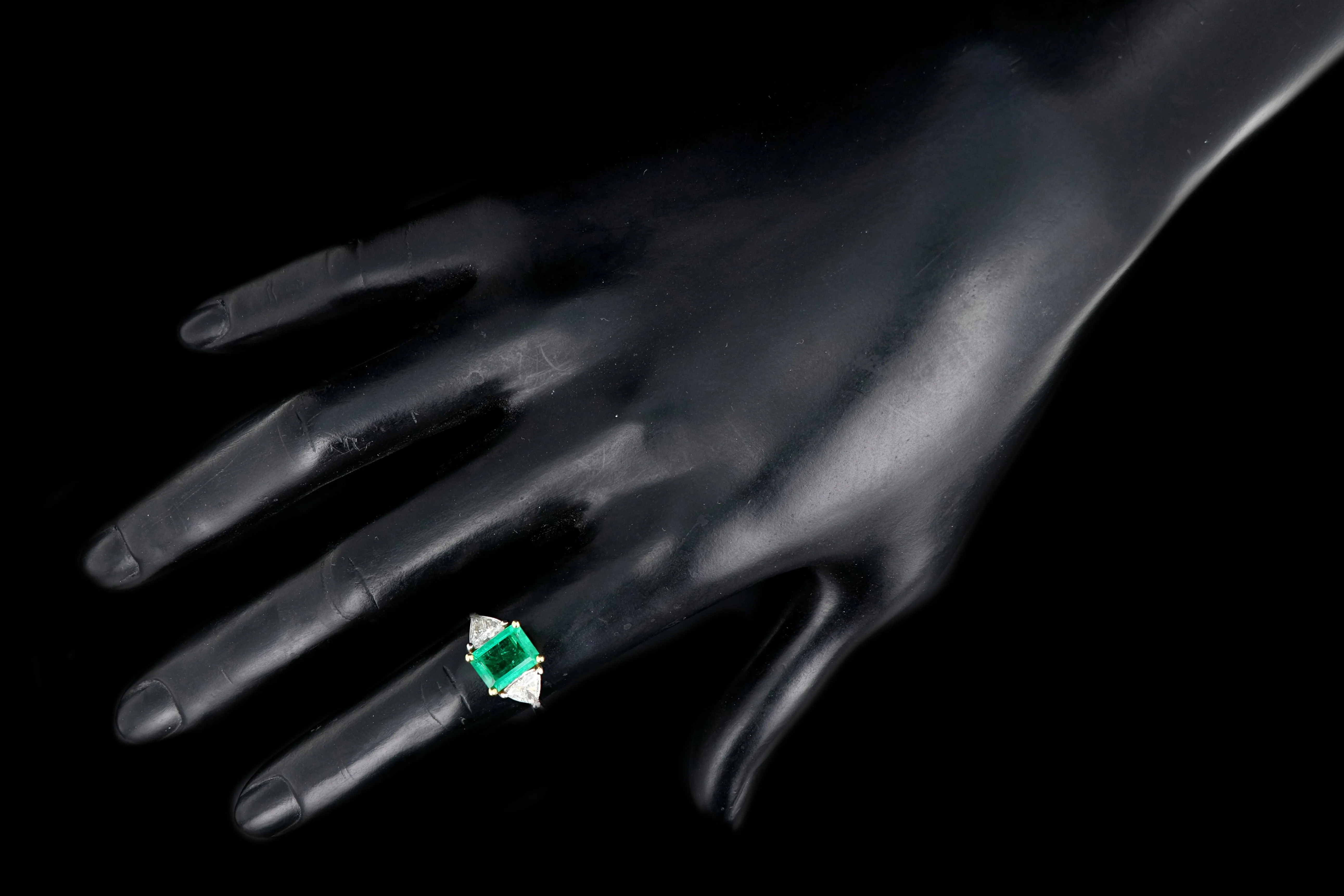 New 18K White and Yellow Gold AGL Certified 1.58 Carat Colombian Emerald and Trillion Cut Diamond Ring
