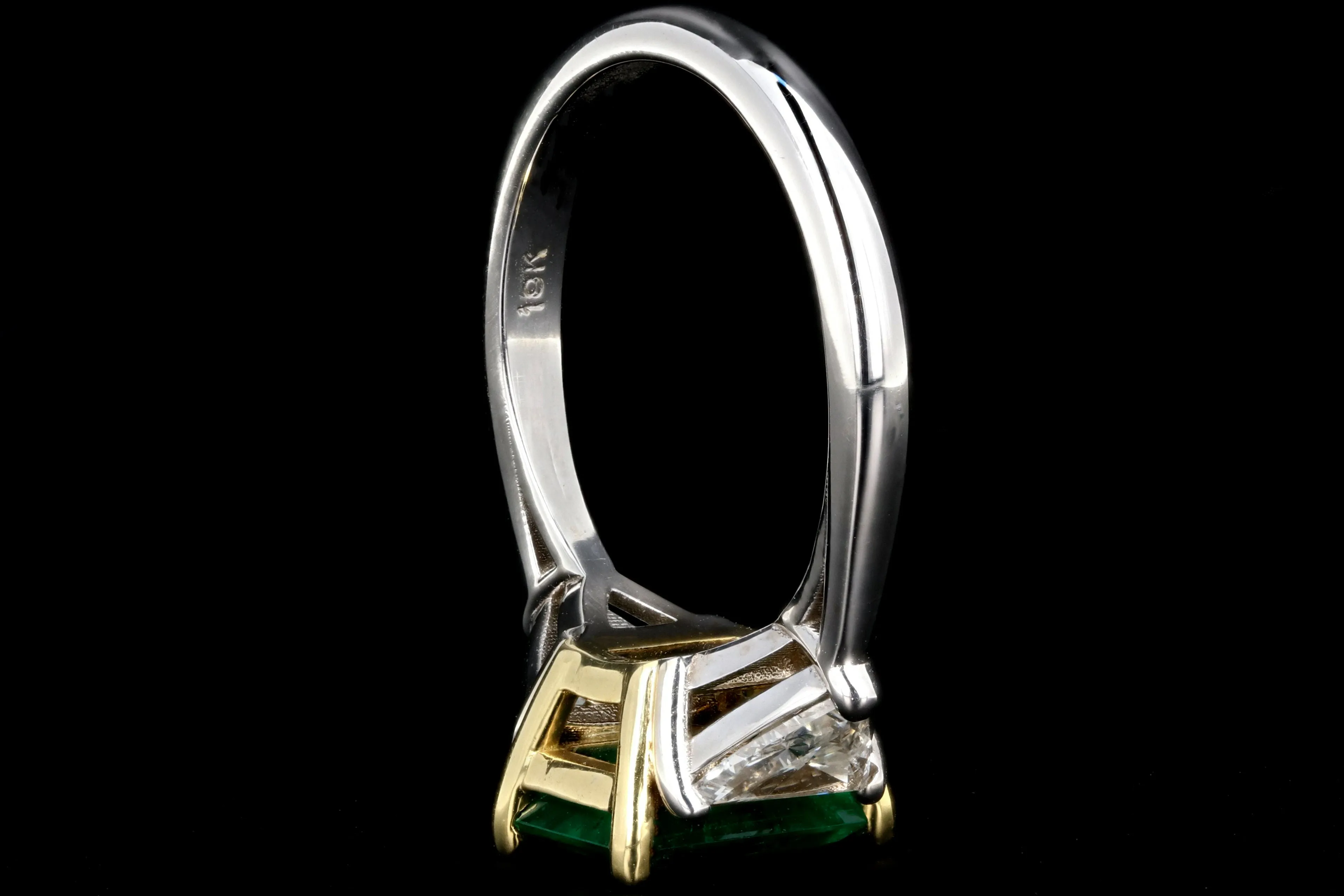 New 18K White and Yellow Gold AGL Certified 1.58 Carat Colombian Emerald and Trillion Cut Diamond Ring