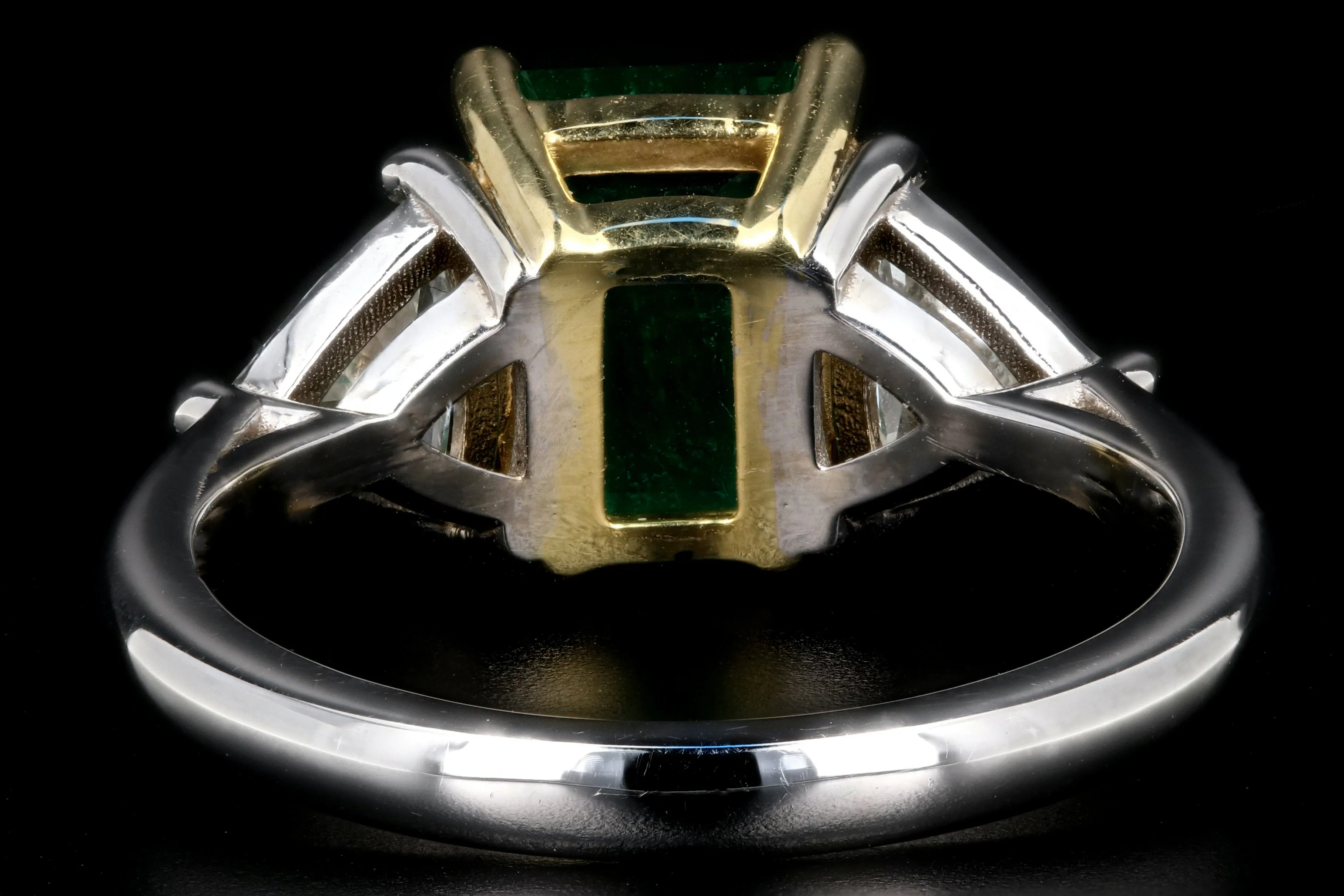 New 18K White and Yellow Gold AGL Certified 1.58 Carat Colombian Emerald and Trillion Cut Diamond Ring