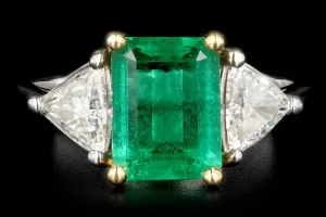 New 18K White and Yellow Gold AGL Certified 1.58 Carat Colombian Emerald and Trillion Cut Diamond Ring