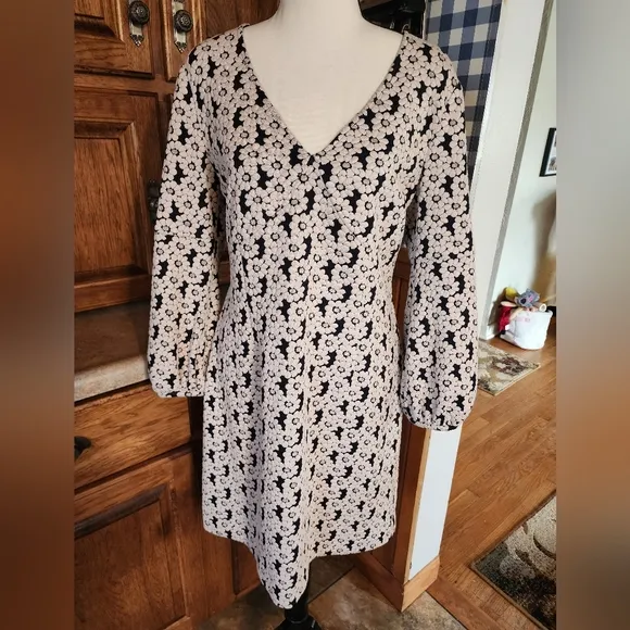 NEW Trina Turk Valley Dress Cream and Blue Floral Pattern Size 12 (NWT)