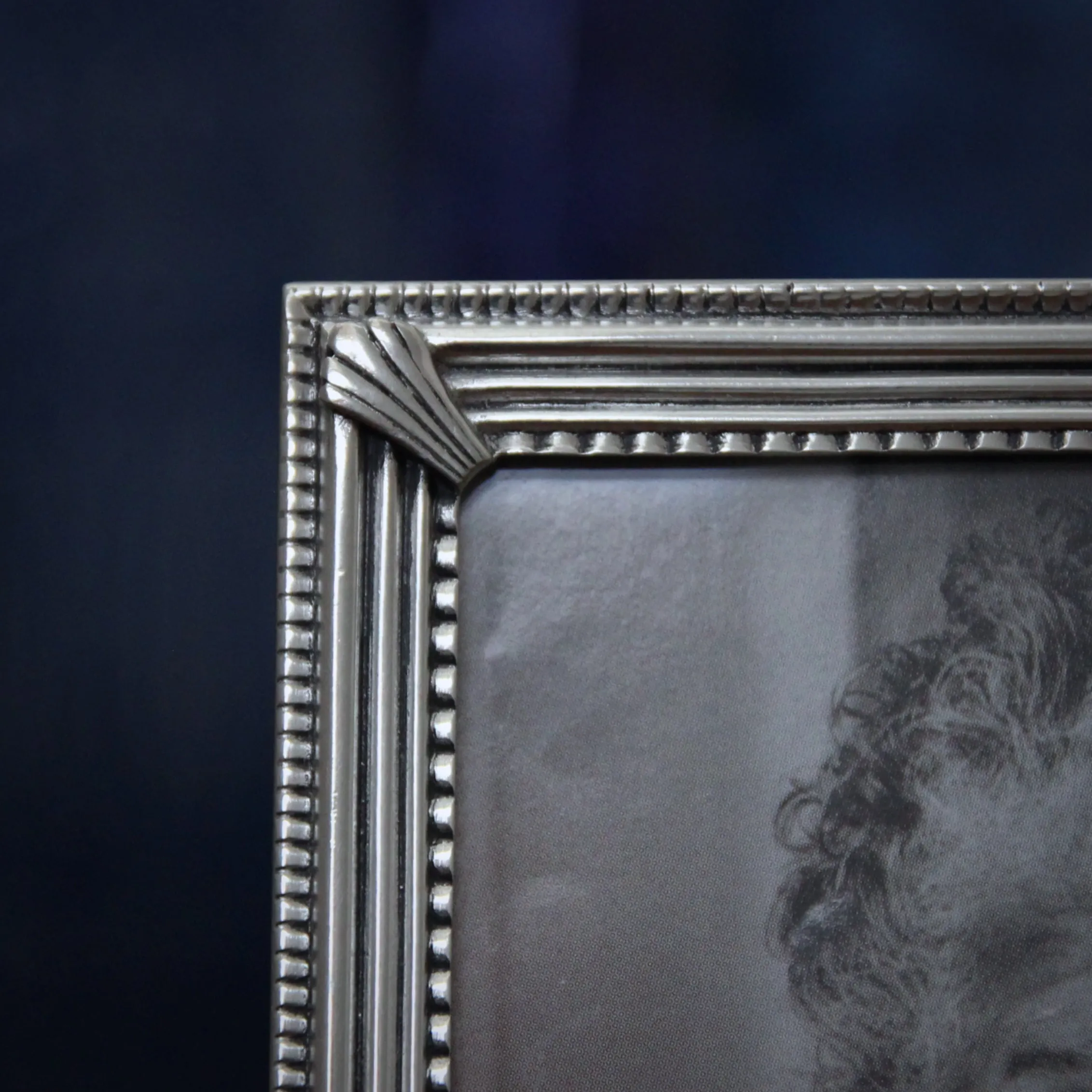 Pewter Deco Corners Frame (8x10)
