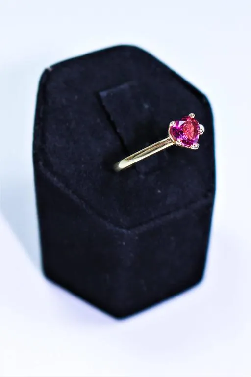 PINK Tourmaline 14 Karat Gold Heart Ring Size 5 1/2