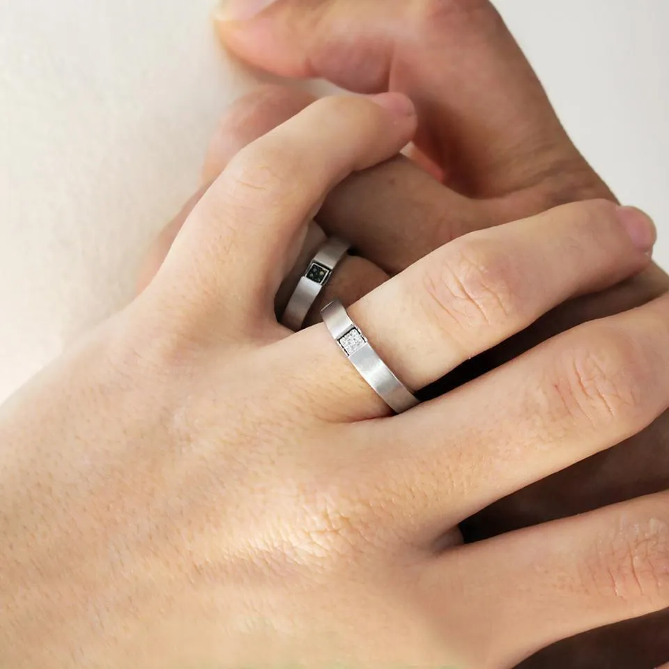 Promise rings for couples with Diamonds