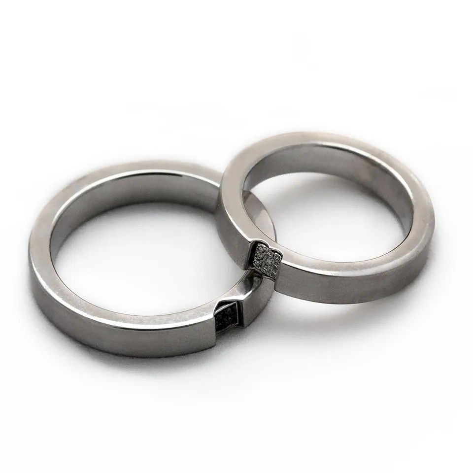 Promise rings for couples with Diamonds