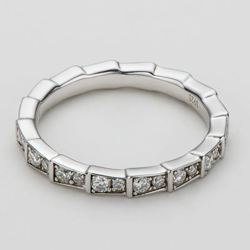 Round Cut Moissanite Diamond Mechanical Snake Eternity Ring