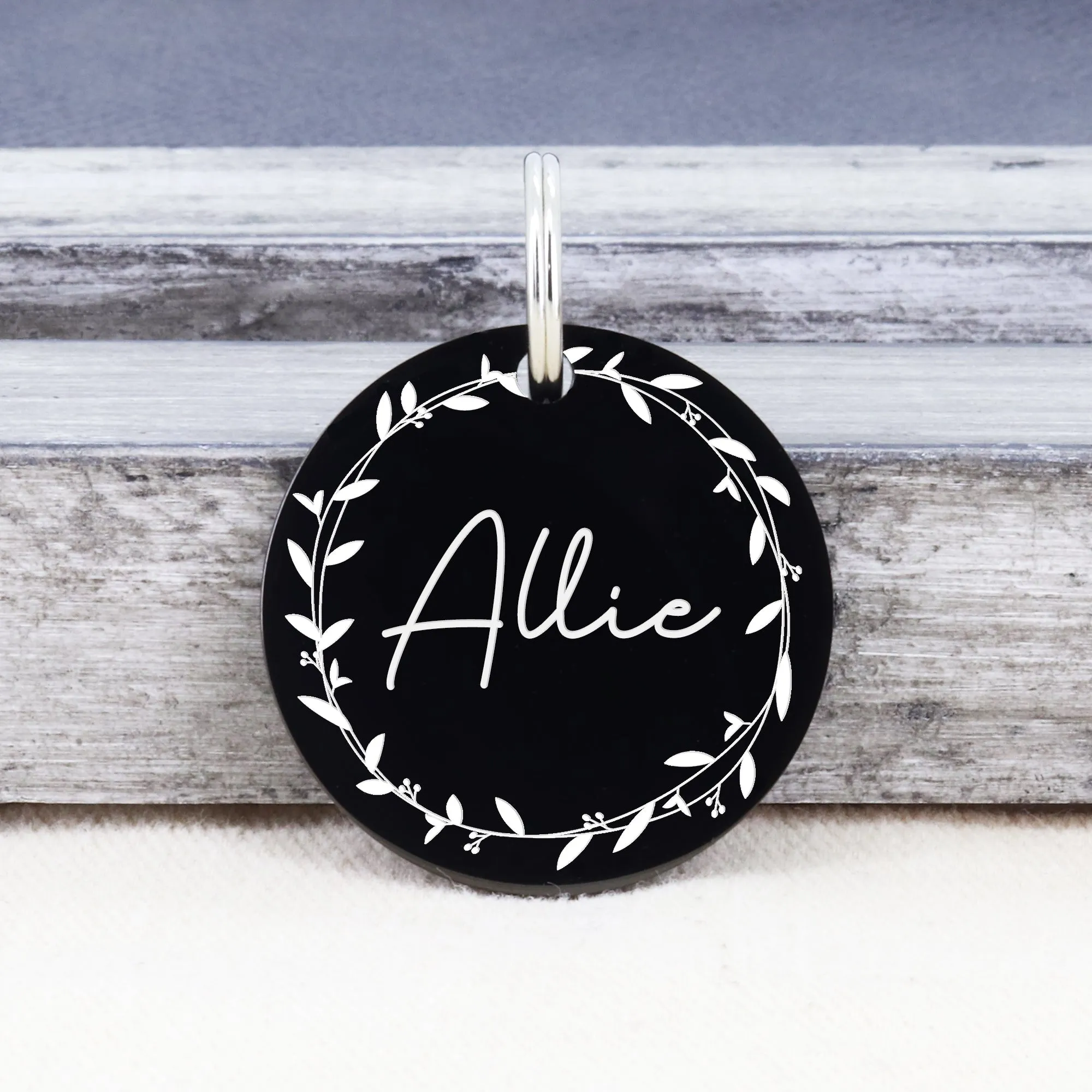 Round Shape Tag with Floral Design