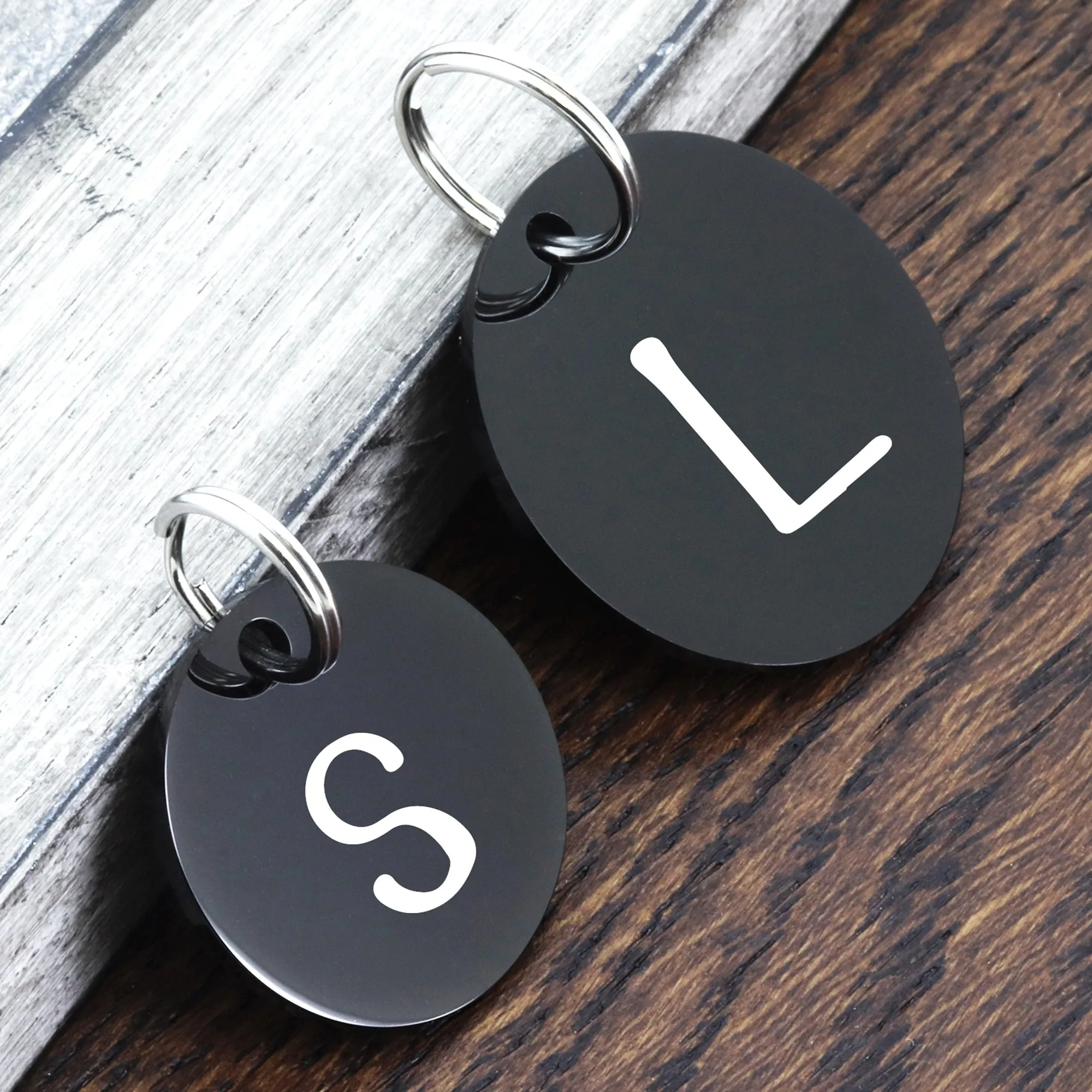 Round Shape Tag with Mountain on Top Design