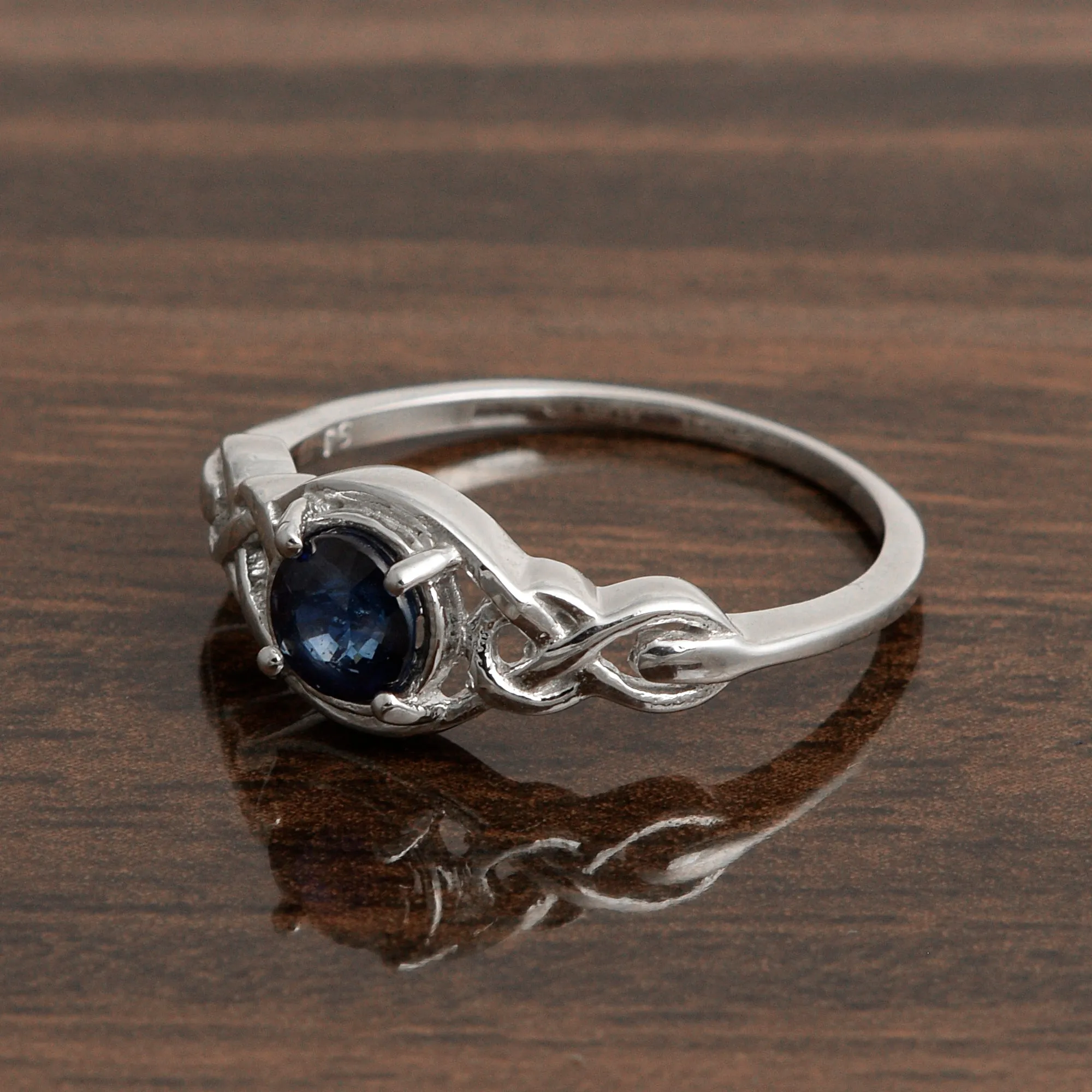 Stylish 925 Sterling Silver Round 6MM Blue Sapphire Women Love Wedding Ring