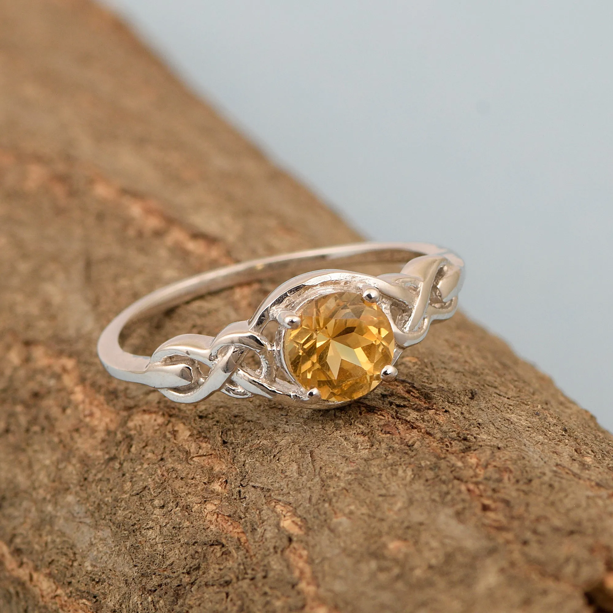 Stylish 925 Sterling Silver Round 6MM Citrine Women Love Wedding Ring