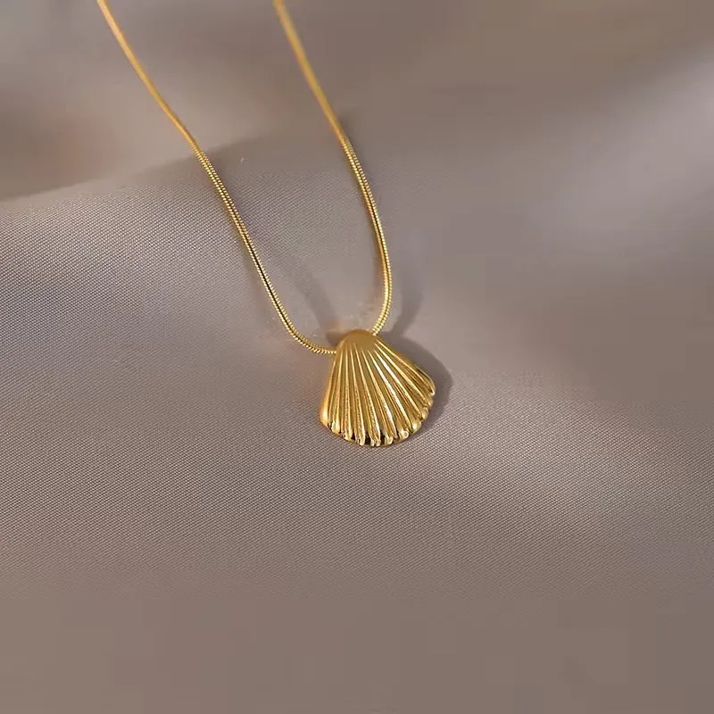 Summer Vibe Statement Metal Mini Shell Pendant Necklace