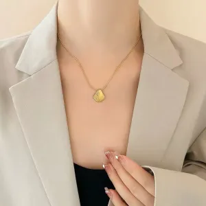 Summer Vibe Statement Metal Mini Shell Pendant Necklace