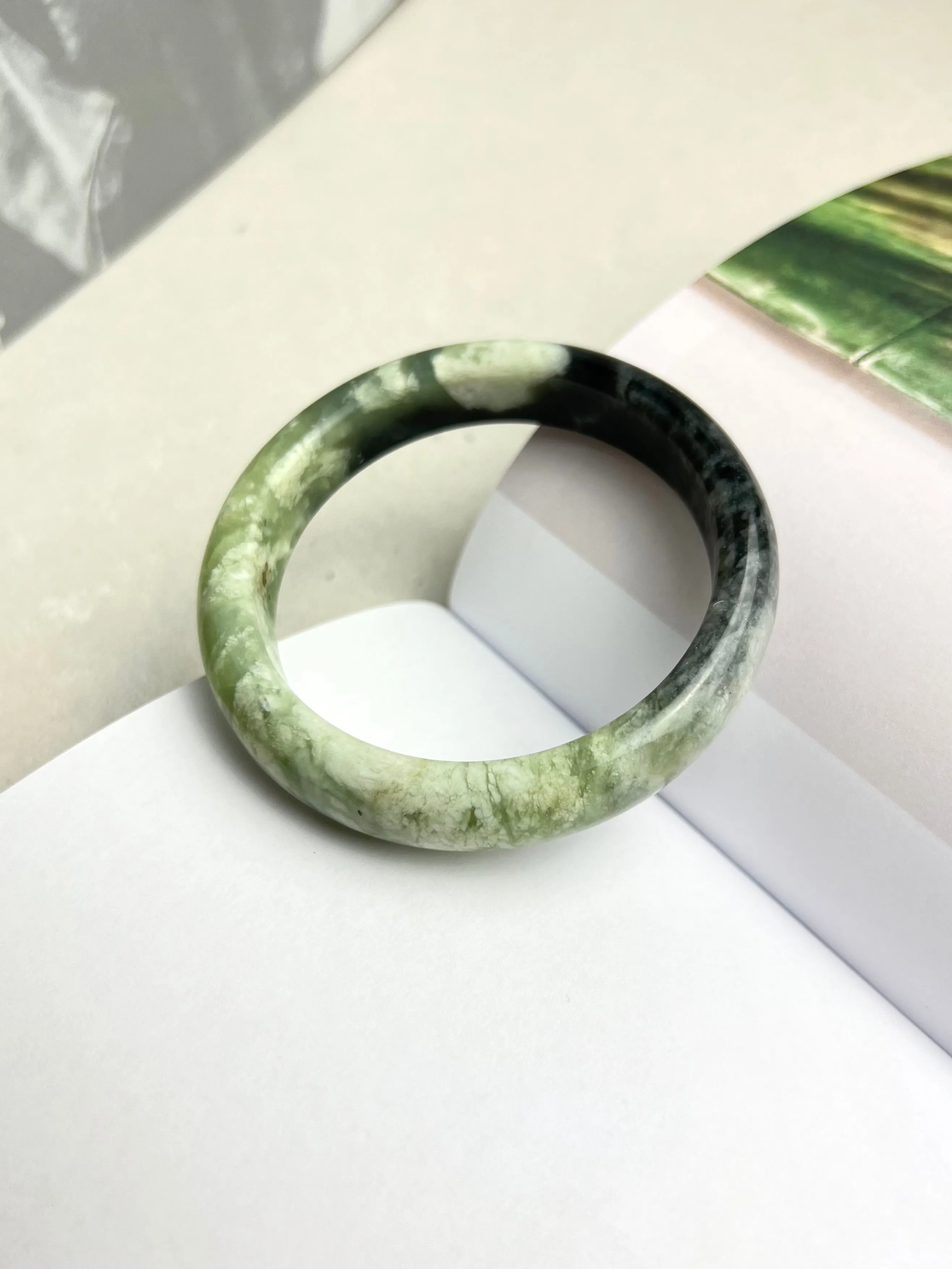 Unique Green Natural Serpentine Jade Bangle