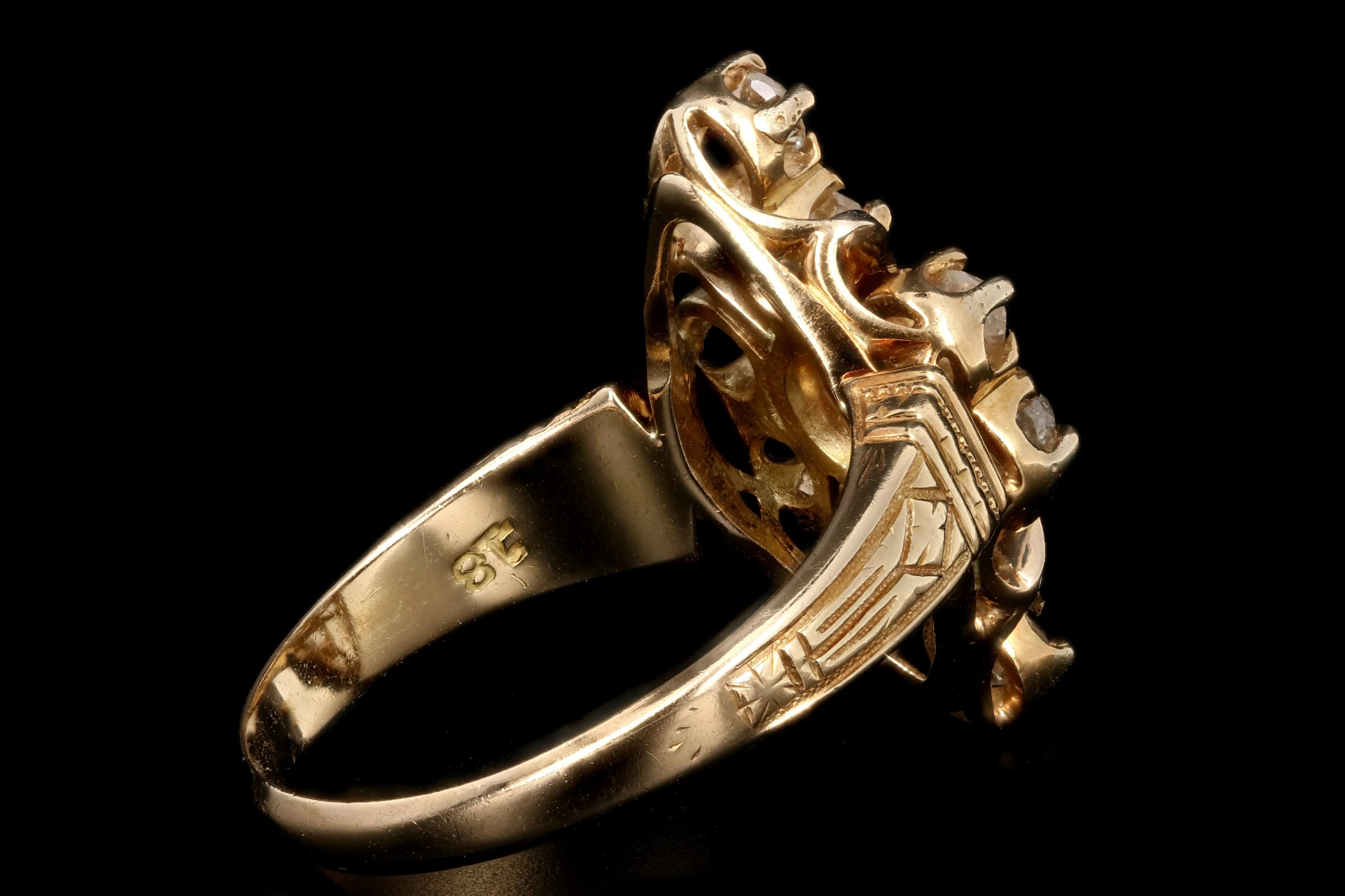 Victorian 18K Yellow Gold 1  Carat Old Mine Cut Diamond Ring