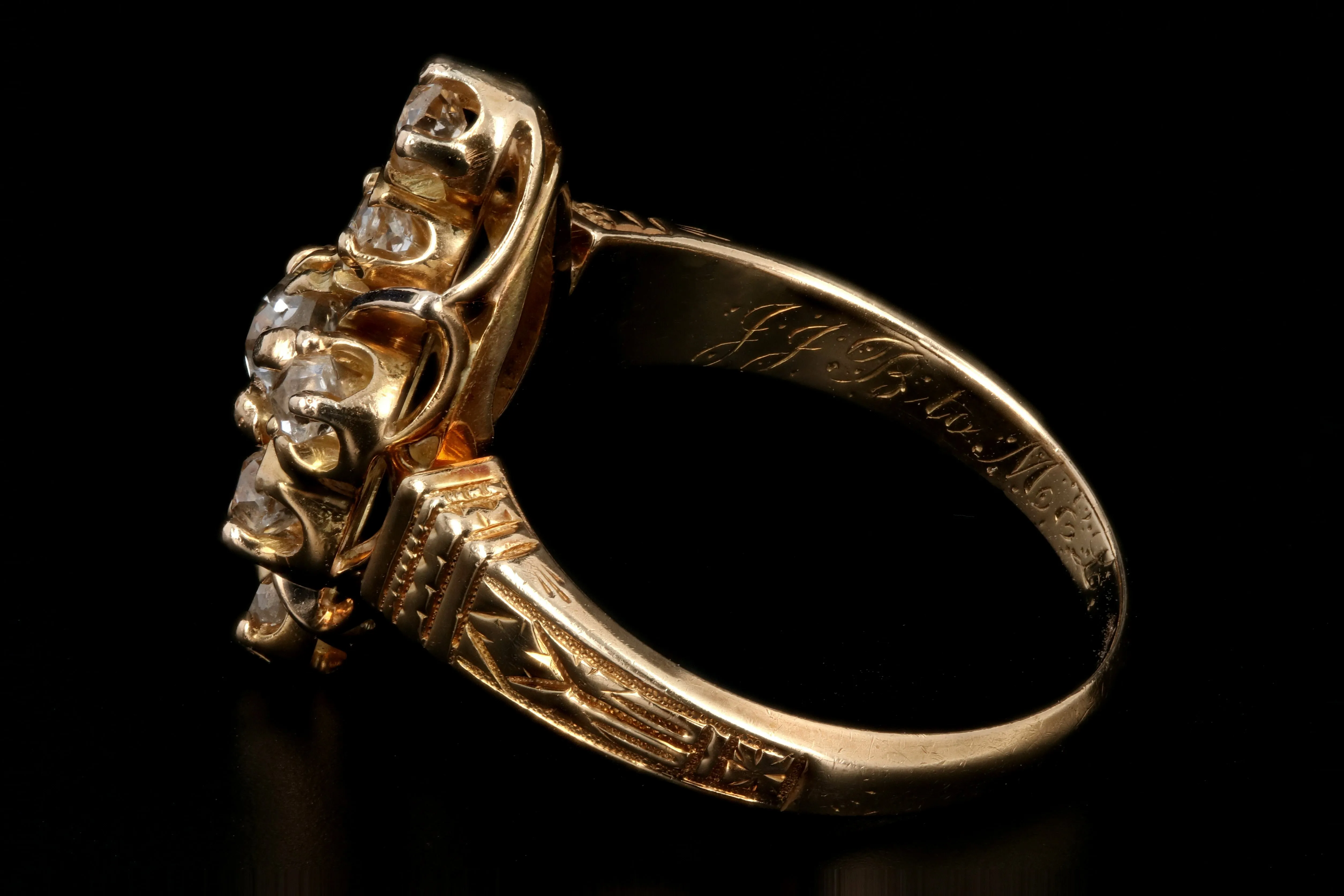 Victorian 18K Yellow Gold 1  Carat Old Mine Cut Diamond Ring