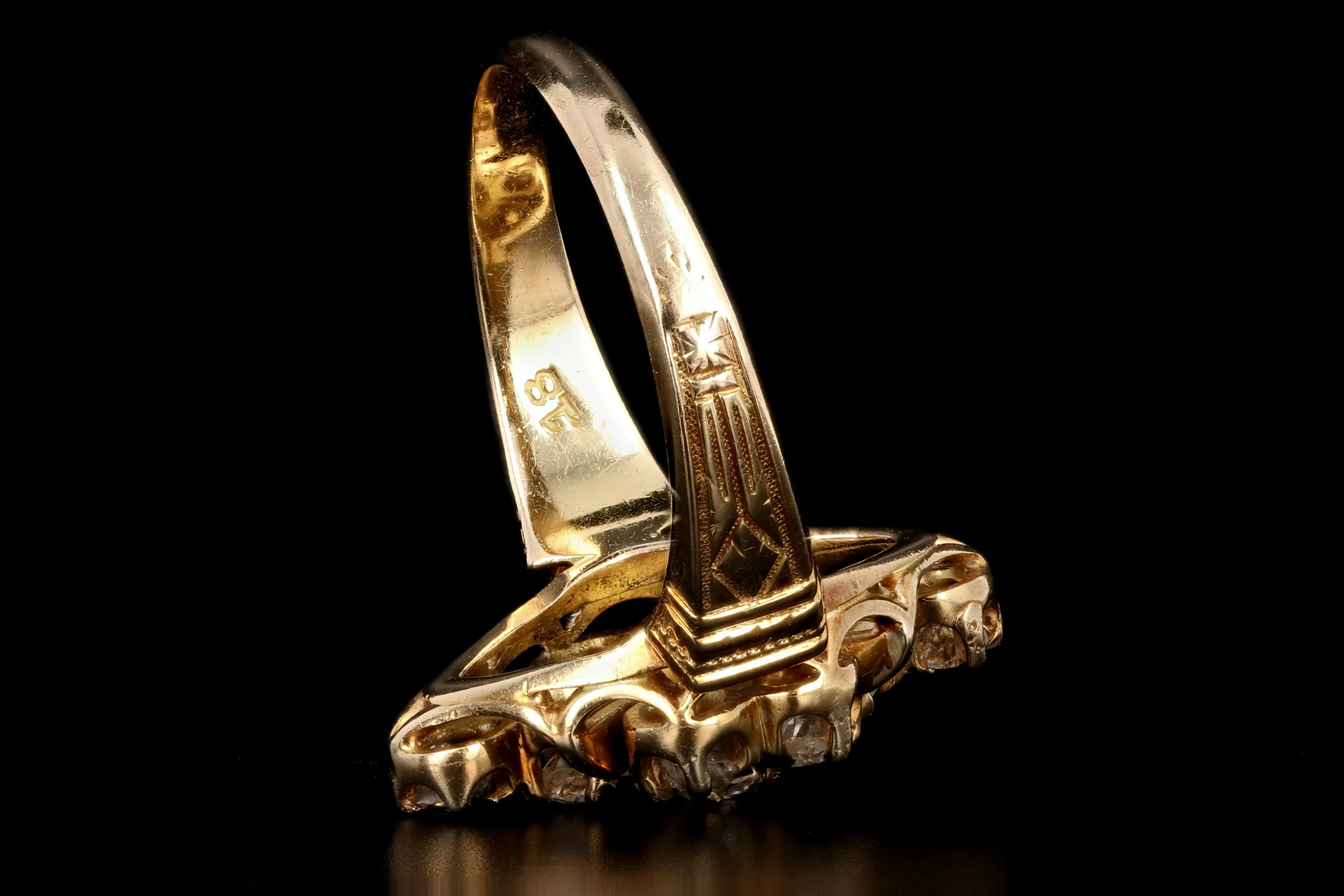Victorian 18K Yellow Gold 1  Carat Old Mine Cut Diamond Ring