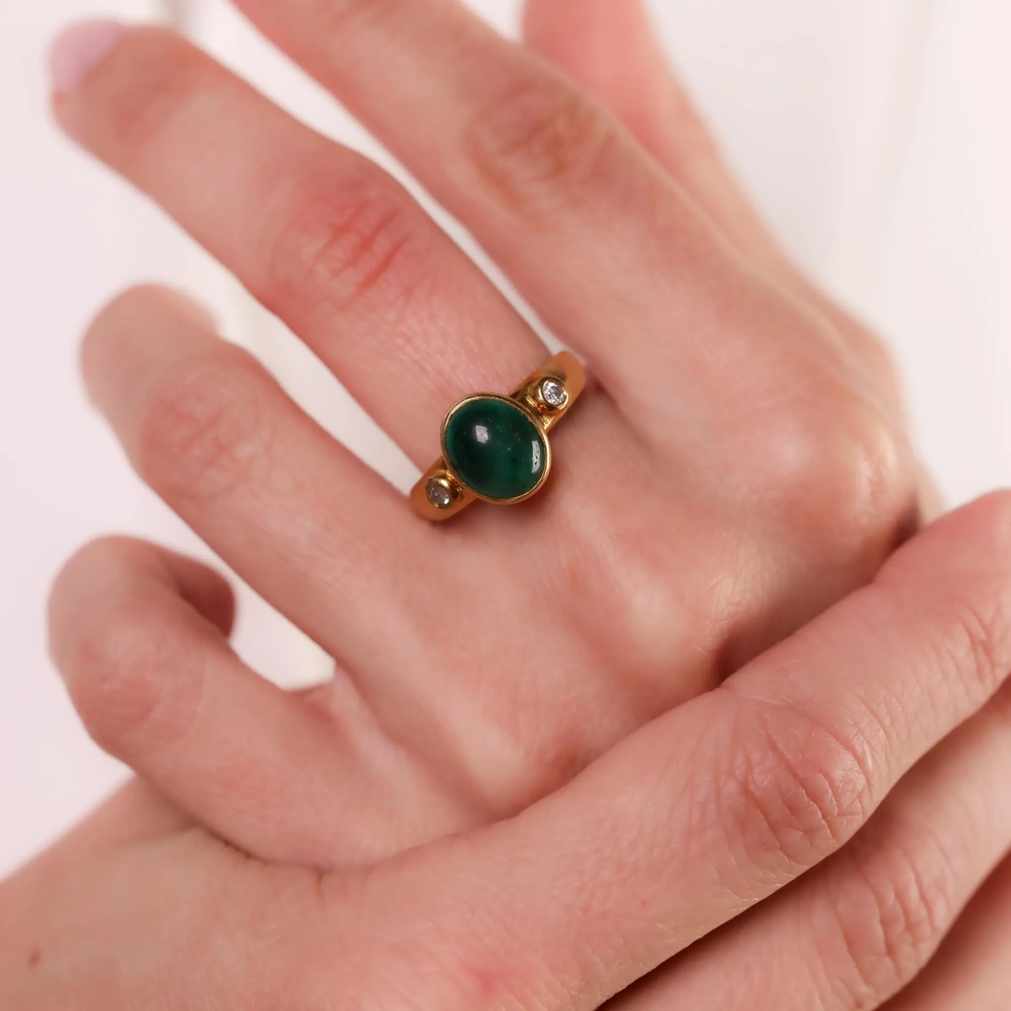 Vintage 3.20 carat cabochon emerald diamond 18k yellow gold ring
