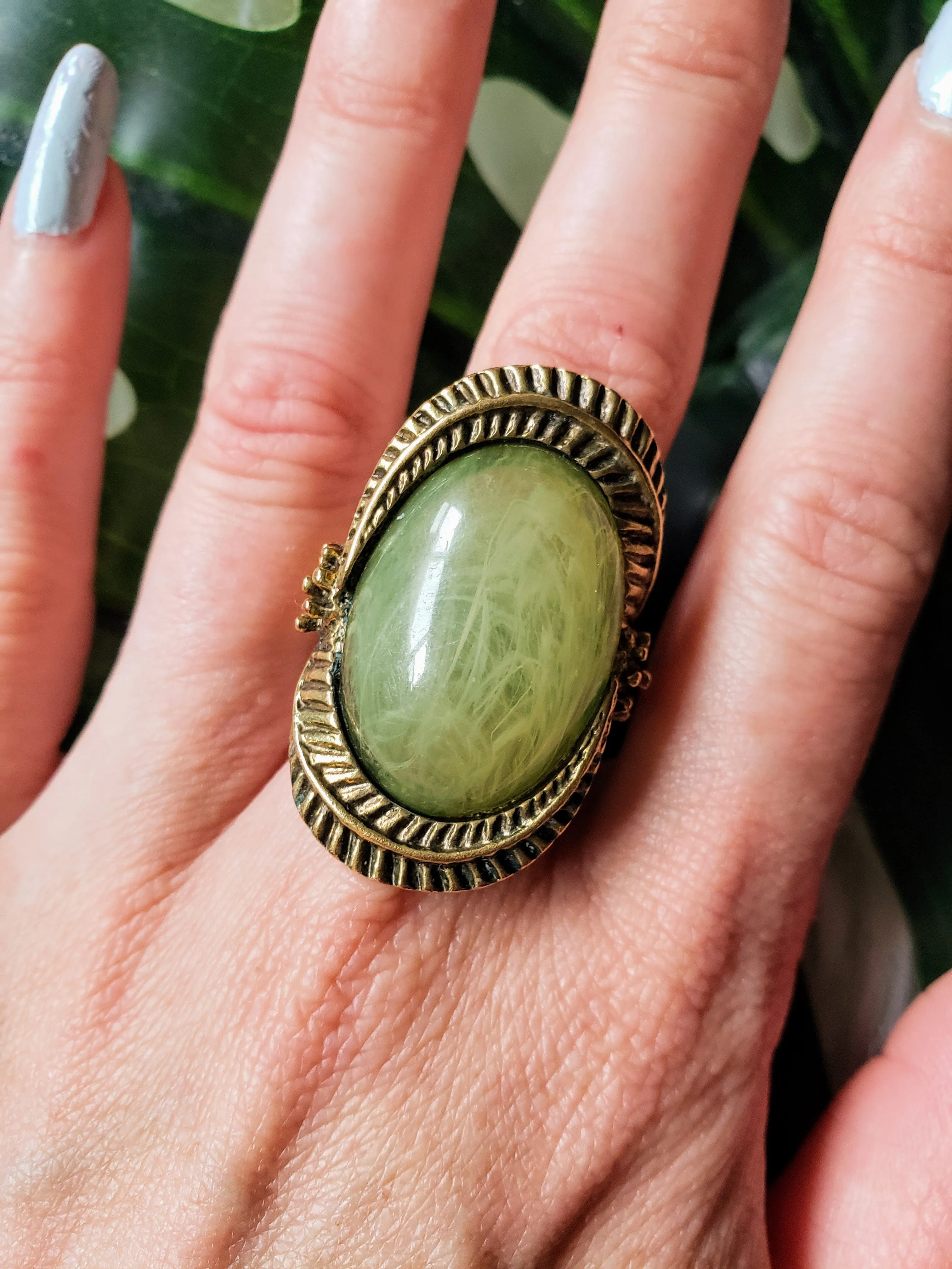 Vintage - Green Stone Ring