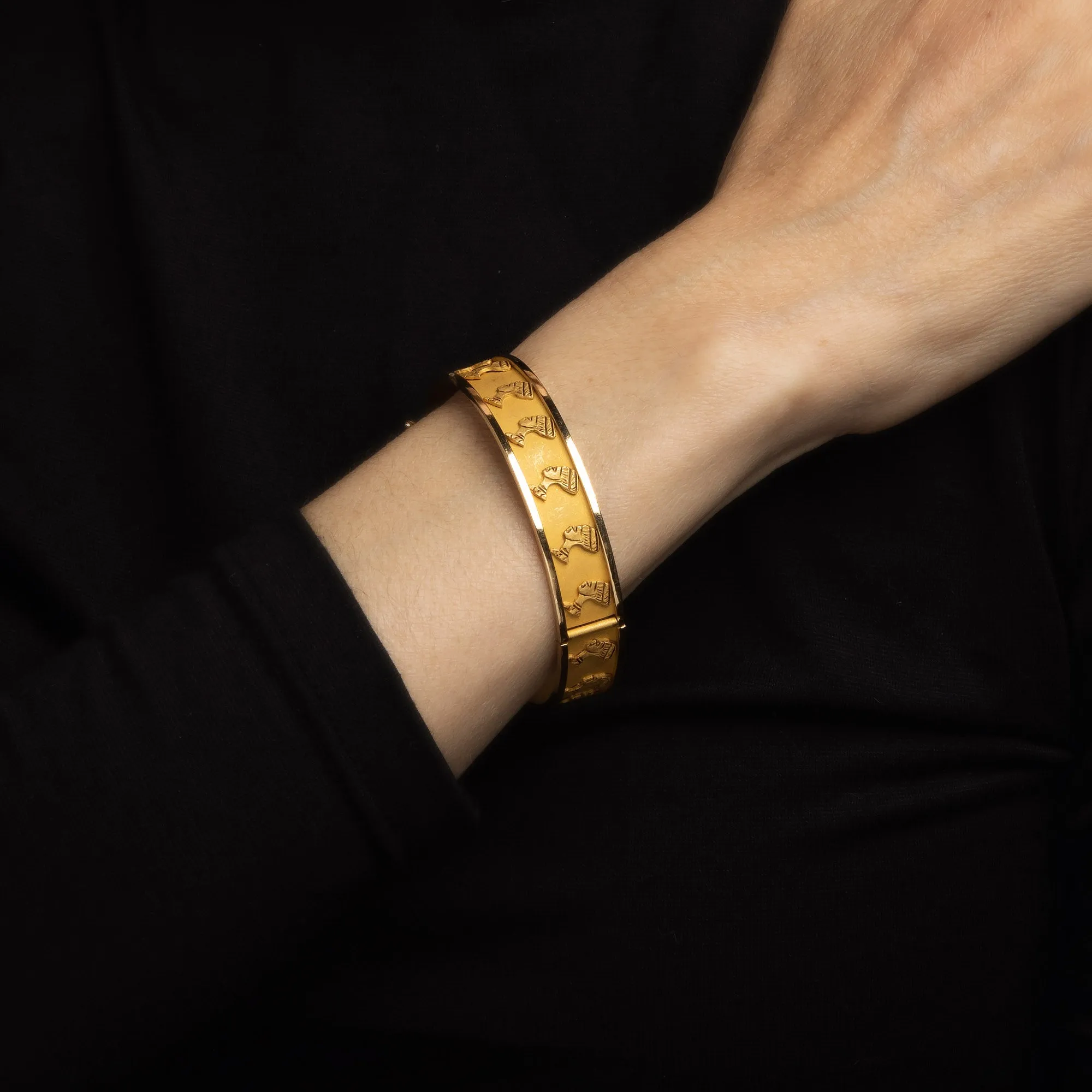 Vintage Nefertiti Bracelet 18k Yellow Gold Egyptian Jewelry 7" Bangle Estate